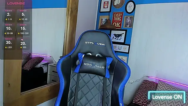 VladHellsing4 online show from March 2025 01:12:01 PM