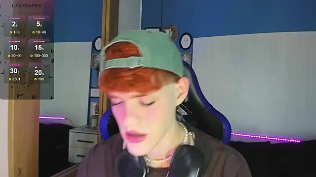 VladHellsing4 online show from October 2025 03:10:02 PM