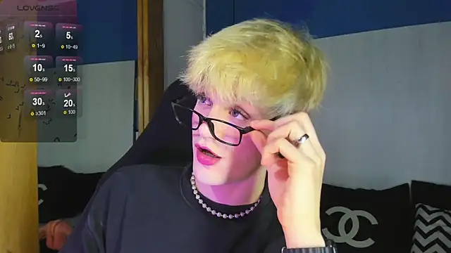 VladHellsing4 online show from November 2025 02:29:02 PM