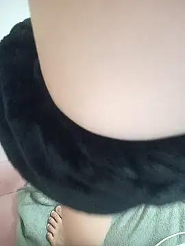 Snapshot of Lovely_kute chatting on December 2024 12:08:01 AM Lovely kute online show from December 2024 12:08:01 AM