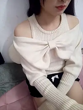 Snapshot of Lovely_kute chatting on December 2024 03:32:02 PM Lovely kute online show from December 2024 03:32:02 PM