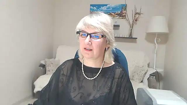 FleurMays online show from February 2025 12:55:02 PM