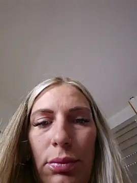 Snapshot of Lydie_off chatting on July 2026 07:25:02 AM Lydie off online show from July 2026 07:25:02 AM