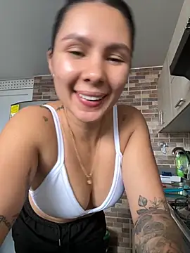 SofiaG  online show from November 2025 05:45:02 PM