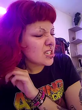 Snapshot of Sarah-Stoner chatting on June 2026 06:42:02 PM Sarah-Stoner online show from June 2026 06:42:02 PM