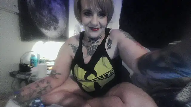 Snapshot of Hunniebunnie78 chatting on June 2026 01:43:02 AM Hunniebunnie78 online show from June 2026 01:43:02 AM