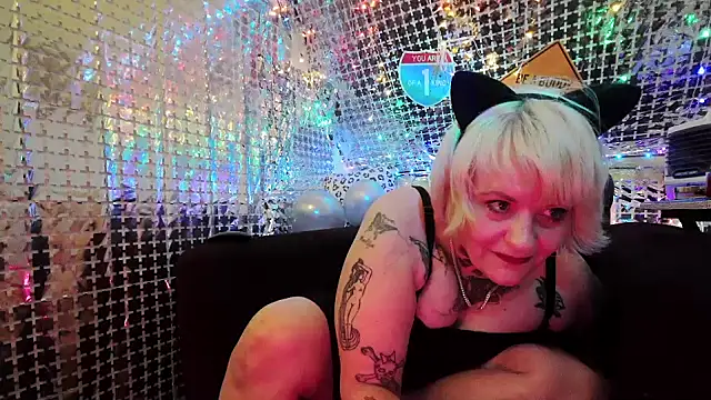 Snapshot of Hunniebunnie78 chatting on August 2026 11:25:02 PM Hunniebunnie78 online show from August 2026 11:25:02 PM