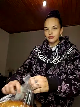 Snapshot of Jujuicy_97 chatting on December 2024 05:07:01 AM Jujuicy 97 online show from December 2024 05:07:01 AM