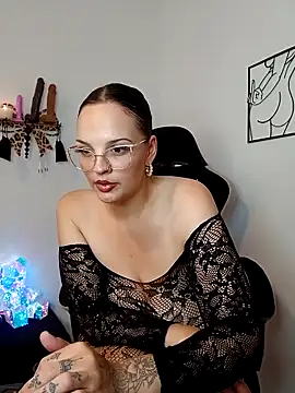 Snapshot of Jujuicy_97 chatting on September 2025 04:18:01 PM Jujuicy 97 online show from September 2025 04:18:01 PM