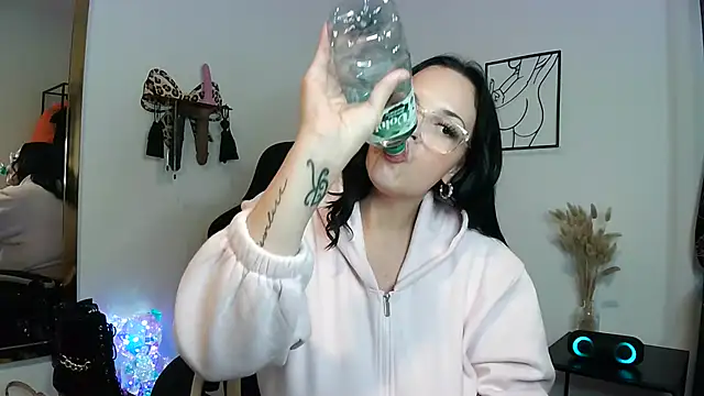 Snapshot of Jujuicy_97 chatting on September 2025 07:47:01 PM Jujuicy 97 online show from September 2025 07:47:01 PM