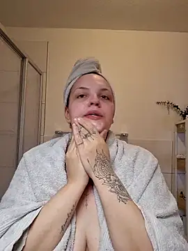 Jujuicy 97 online show from April 2026 09:18:01 AM