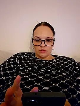 Jujuicy 97 online show from April 2026 06:37:01 PM