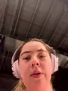 Snapshot of brooklynivy chatting on October 2025 11:40:02 AM brooklynivy online show from October 2025 11:40:02 AM