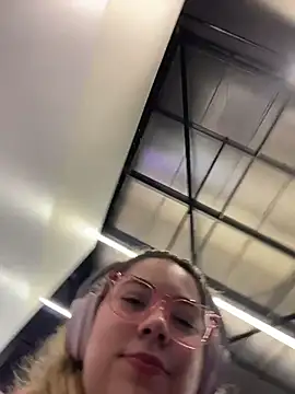 brooklynivy online show from February 2026 11:26:01 AM