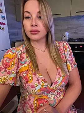 Snapshot of Cute_Hot_Alice chatting on May 2026 09:21:01 PM Cute Hot Alice online show from May 2026 09:21:01 PM
