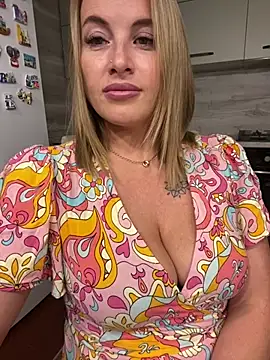 Snapshot of Cute_Hot_Alice chatting on June 2026 08:34:02 PM Cute Hot Alice online show from June 2026 08:34:02 PM