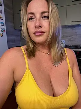 Snapshot of Cute_Hot_Alice chatting on July 2026 09:21:01 PM Cute Hot Alice online show from July 2026 09:21:01 PM