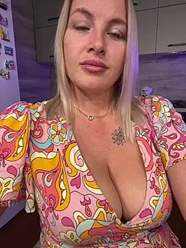 Snapshot of Cute_Hot_Alice chatting on July 2026 09:20:01 PM Cute Hot Alice online show from July 2026 09:20:01 PM