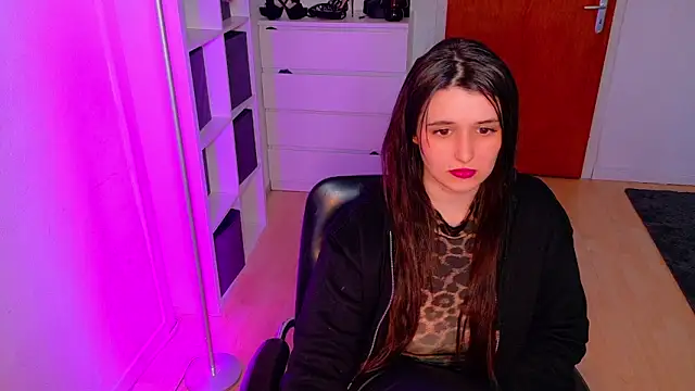 jenna-sxy19 online show from March 2025 05:21:01 PM