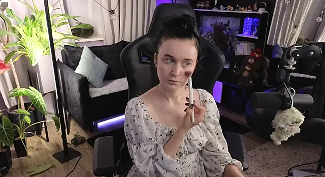 Snapshot of KiraLiLime chatting on July 2026 07:01:01 PM KiraLiLime online show from July 2026 07:01:01 PM