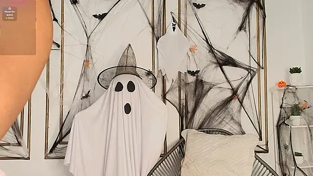 nataly velez online show from October 2025 03:45:02 PM