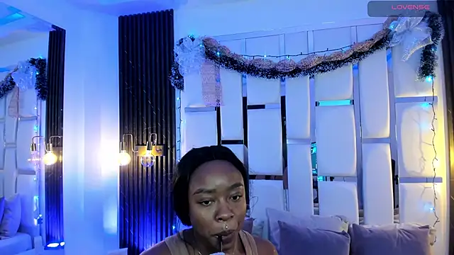 mia schwarz online show from December 2025 09:54:01 PM