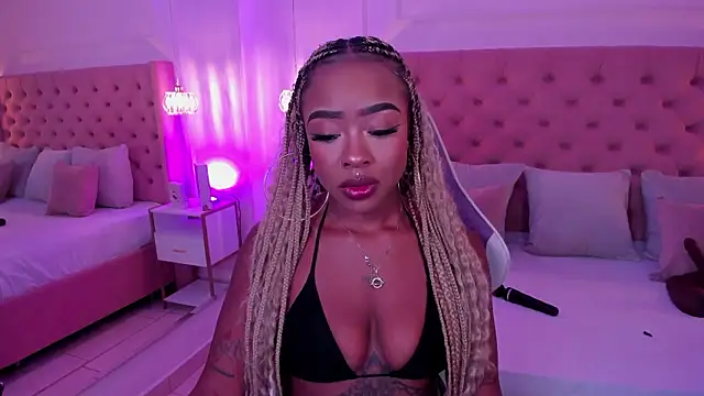 mia schwarz online show from January 2026 08:01:02 PM