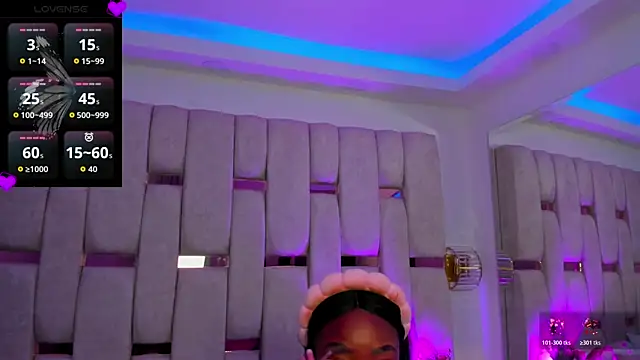 mia schwarz online show from April 2026 09:17:01 PM