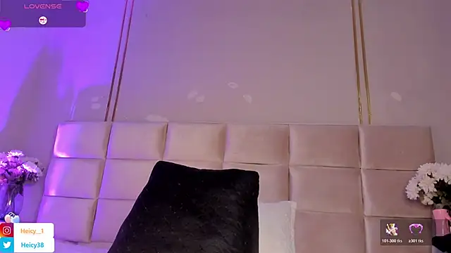 Heicy  online show from April 2026 08:13:02 PM