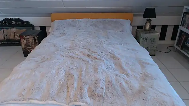 Snapshot of Greyhound70 chatting on September 2025 09:08:02 AM Greyhound70 online show from September 2025 09:08:02 AM