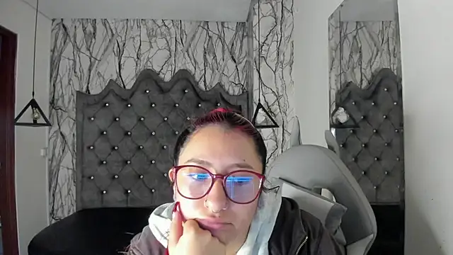 larissa01  online show from January 2025 02:30:02 AM