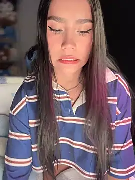 Snapshot of -Loren- chatting on May 2026 12:35:02 PM -Loren- online show from May 2026 12:35:02 PM