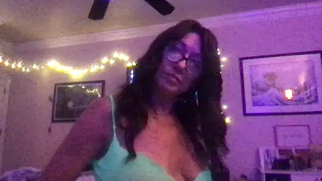 Snapshot of karrmmaa chatting on January 2025 02:03:02 AM karrmmaa online show from January 2025 02:03:02 AM