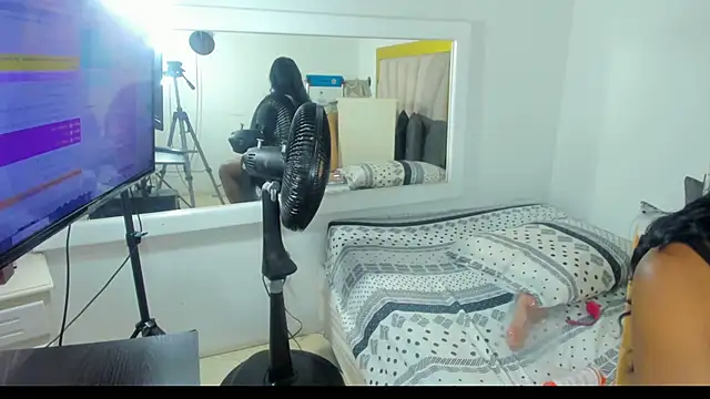 Evelonga 707 online show from January 2025 07:15:01 PM