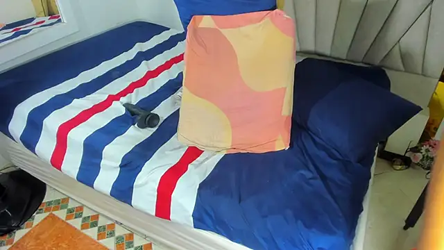 Evelonga 707 online show from February 2025 10:00:02 PM