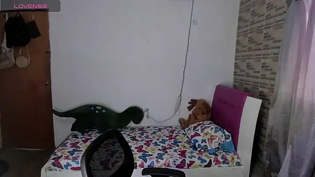  Amelia Johns  online show from April 2026 04:02:02 PM