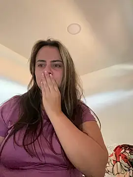 Im Amelia online show from April 2026 01:38:02 PM