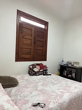 Im Amelia online show from April 2026 08:22:01 PM