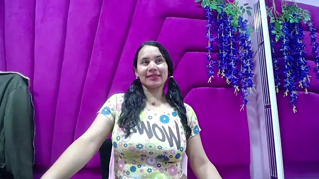 Saylor Lee22 online show from October 2025 04:00:01 AM