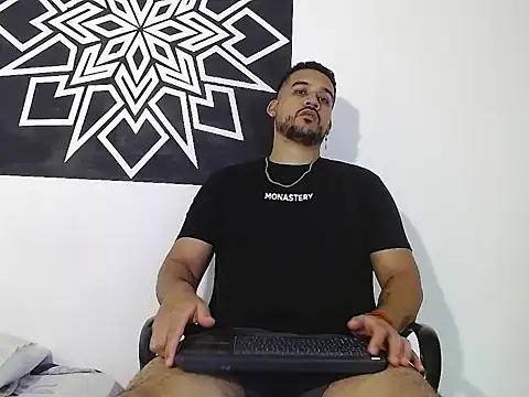  CHRIS-DENNIS  online show from May 2026 01:44:01 AM