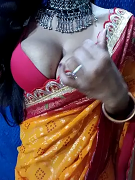 Savita hotmom online show from February 2026 04:10:02 PM