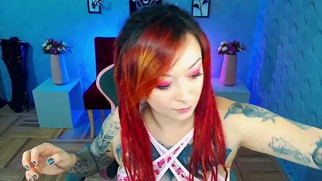 Snapshot of Miss-Tattoo chatting on January 2025 05:26:01 PM Miss-Tattoo online show from January 2025 05:26:01 PM