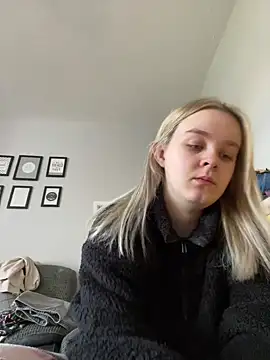 Snapshot of princess_blondex chatting on February 2025 09:32:02 AM princess blondex online show from February 2025 09:32:02 AM
