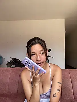 Snapshot of FerneyManti chatting on May 2026 03:05:02 PM FerneyManti online show from May 2026 03:05:02 PM