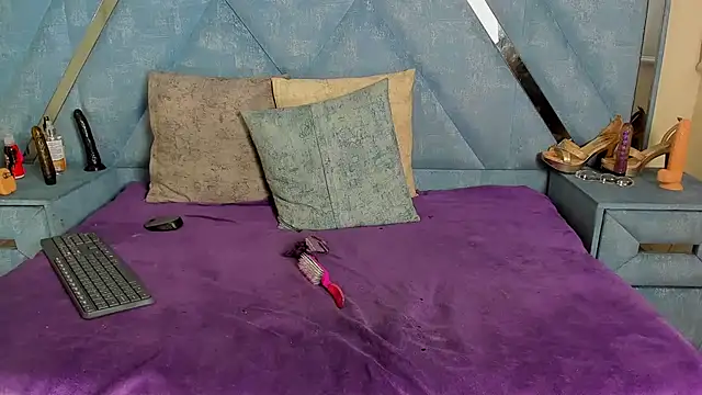 Aura love69 online show from December 2025 04:39:01 AM