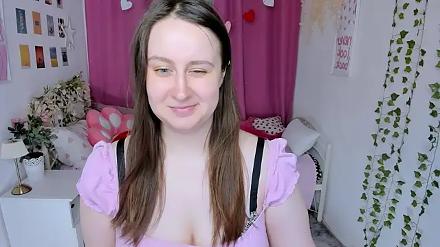 Snapshot of Lattea chatting on June 2026 04:33:01 PM Lattea online show from June 2026 04:33:01 PM