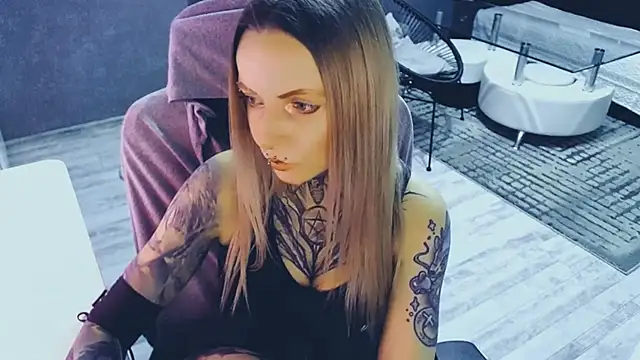 InesGold online show from April 2026 03:39:01 PM