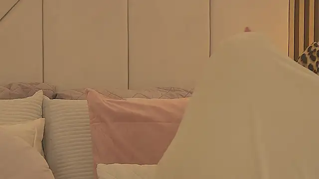 Blanche Summer online show from February 2026 01:55:01 PM