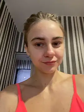 Snapshot of GraceTorrez chatting on October 2025 11:10:02 AM GraceTorrez online show from October 2025 11:10:02 AM