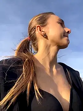 Snapshot of GraceTorrez chatting on November 2025 12:04:01 PM GraceTorrez online show from November 2025 12:04:01 PM